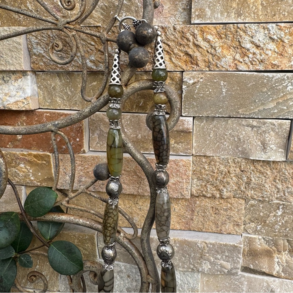 Beautiful Agate Statement Necklace - image 2